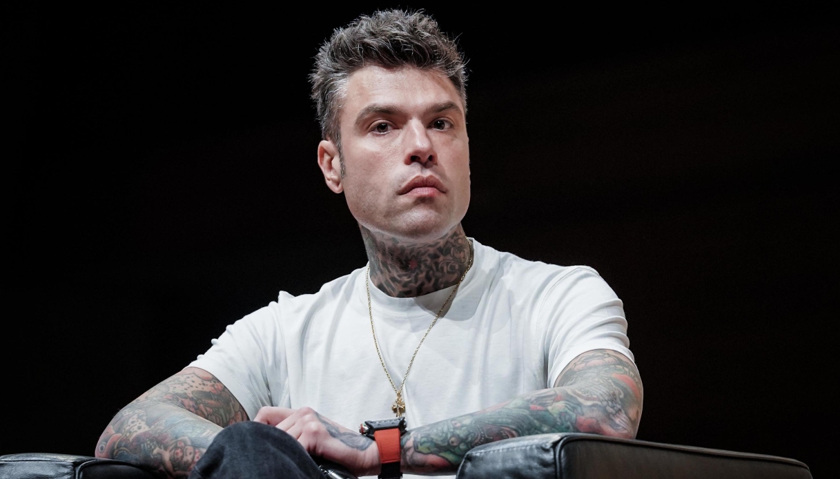 fedez denunciato da 4 ragazzi tra cui 2 figli di un legale li avrebbe fatti picchiare dai bodyguard a milano da Virgilio.it fedez denunciato da 4 ragazzi tra cui 2 figli di un legale li avrebbe fatti picchiare dai bodyguard a milano