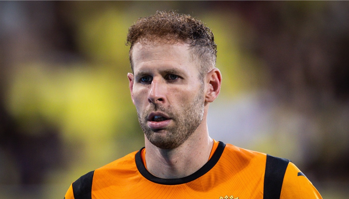 https://wips.plug.it/cips/notizie.virgilio.it/cms/2026/10/gulacsi-villarreal-napoli-champions-league.jpg