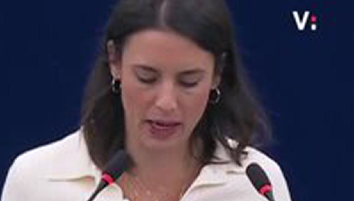 Proteste in Italia, Irene Montero contro i politici: "V'indigna cassonetto bruci