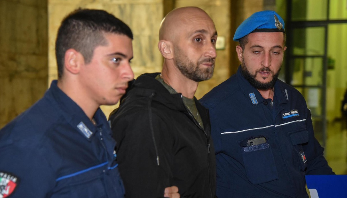 luca lucci condannato a 8 anni chi 232 l ex ultr224 dalla gestione della curva del milan alla foto con salvini da Virgilio.it luca lucci condannato a 8 anni chi 232 l ex ultr224 dalla gestione della curva del milan alla foto con salvini