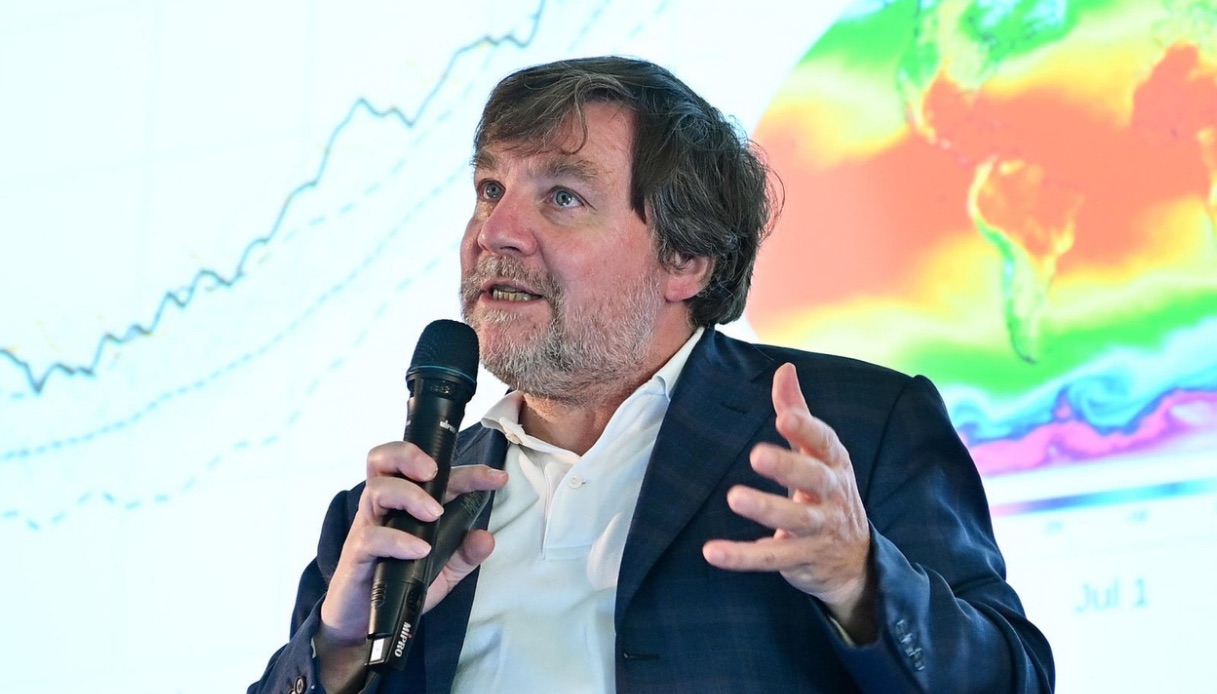 https://wips.plug.it/cips/notizie.virgilio.it/cms/2026/10/luca-mercalli-cambiamento-climatico-1.jpg