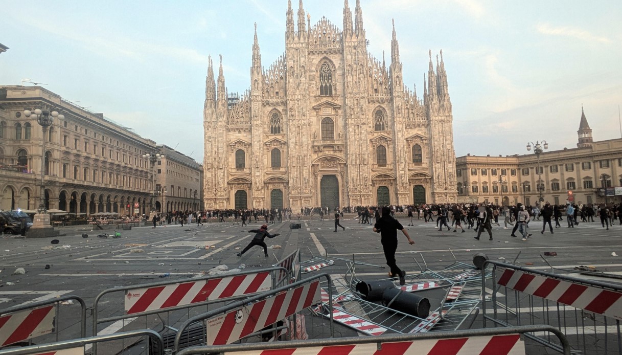paura per la manifestazione di sabato 24 ottobre in diverse citt224 da milano a roma negozianti terrorizzati da Virgilio.it paura per la manifestazione di sabato 24 ottobre in diverse citt224 da milano a roma negozianti terrorizzati