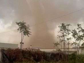 Doppia tromba d'aria su Marsala e Petrosino, paura a Trapani: danni e feriti, il video della devastazione