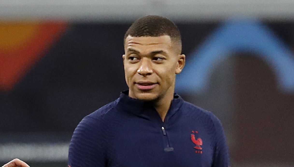 https://wips.plug.it/cips/notizie.virgilio.it/cms/2026/10/mbappe-cina-video-mao-donpeng-mengniu.jpg