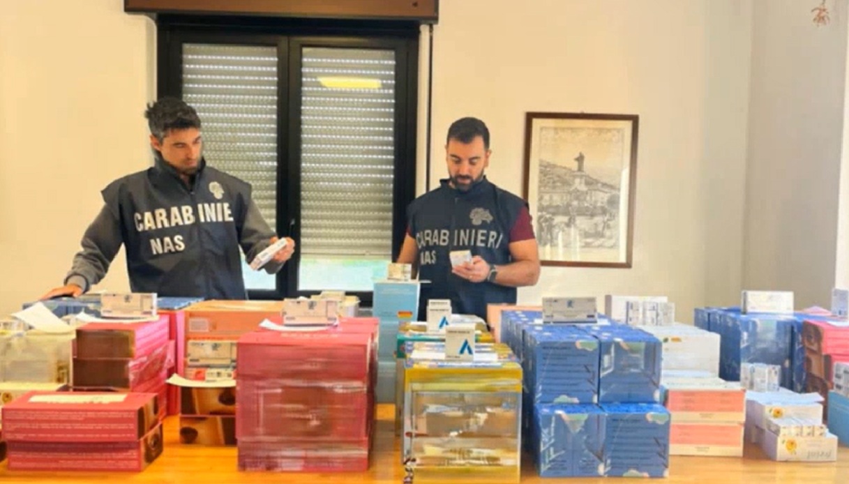 un tesoro da 30 milioni negli scatoloni scoperto un maxi traffico di anabolizzanti tra napoli pavia e milano da Virgilio.it un tesoro da 30 milioni negli scatoloni scoperto un maxi traffico di anabolizzanti tra napoli pavia e milano