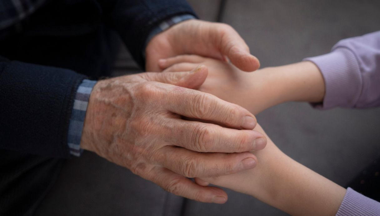 i nonni si meritano la festa 4 milioni accudiscono i nipoti facendo risparmiare fino a 42 miliardi di euro da Virgilio.it i nonni si meritano la festa 4 milioni accudiscono i nipoti facendo risparmiare fino a 42 miliardi di euro