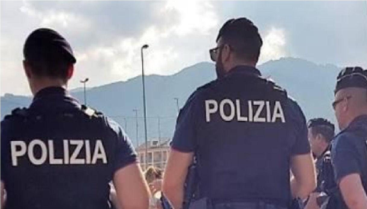 https://wips.plug.it/cips/notizie.virgilio.it/cms/2026/10/polizia-biella.jpg