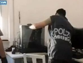 Maxi operazione contro la pedopornografia, 7 arresti tra Lombardia, Veneto e Toscana: i dettagli del blitz