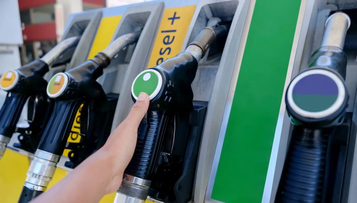 price cap q8 su benzina e gasolio fino al 31 dicembre 2026 su richiesta del governo per emergenza nazionale da Virgilio.it price cap q8 su benzina e gasolio fino al 31 dicembre 2026 su richiesta del governo per emergenza nazionale