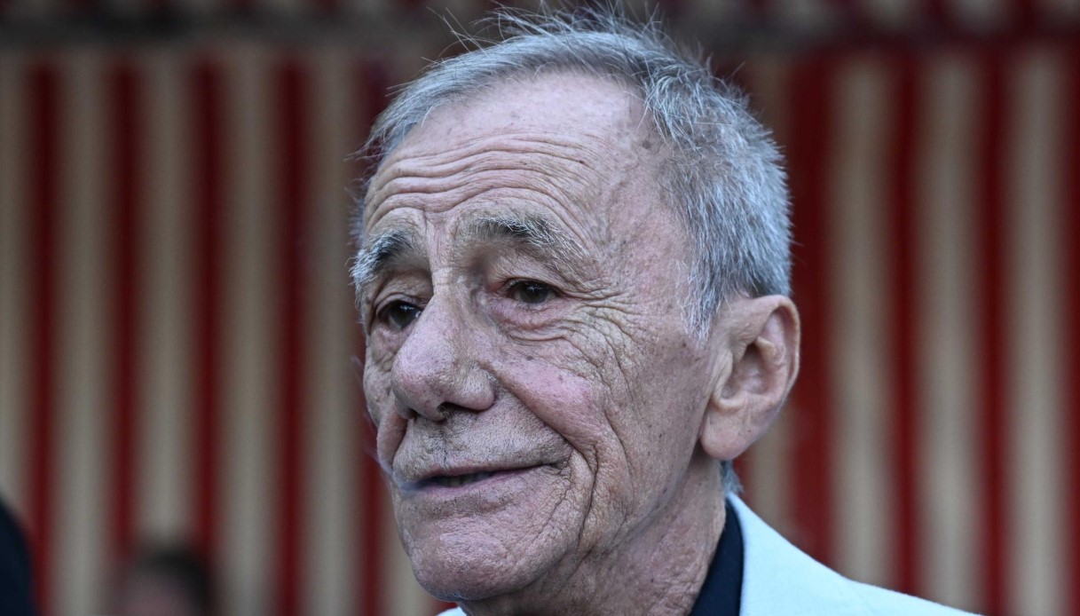 roberto vecchioni spaventa i fan ero con un tubo in gola potrebbe essere l ultimo concerto per molti mesi da Virgilio.it roberto vecchioni spaventa i fan ero con un tubo in gola potrebbe essere l ultimo concerto per molti mesi