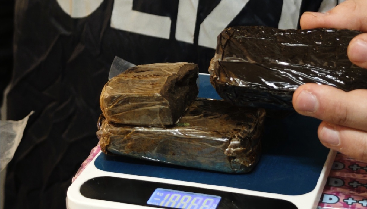 litiga col tassista a roma e spunta la cocaina arrestati per spaccio anche marito e moglie dopo un diverbio da Virgilio.it litiga col tassista a roma e spunta la cocaina arrestati per spaccio anche marito e moglie dopo un diverbio