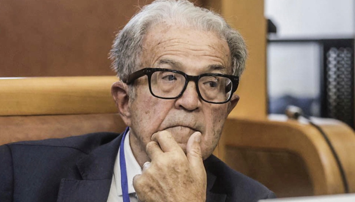 https://wips.plug.it/cips/notizie.virgilio.it/cms/2026/10/romano-prodi-decreto-sicurezza-scontri-a-milano.jpg