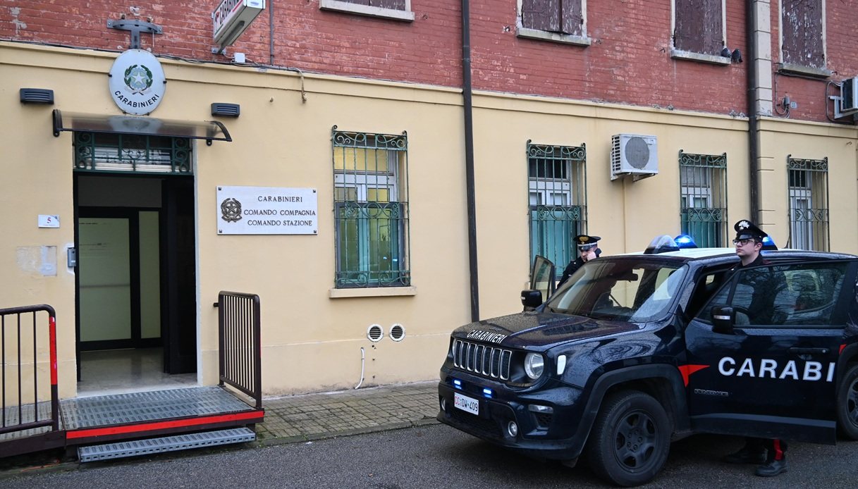 occupano una casa a castelmassa e si barricano in camera con un armadio davanti alla porta arrestati da Virgilio.it occupano una casa a castelmassa e si barricano in camera con un armadio davanti alla porta arrestati