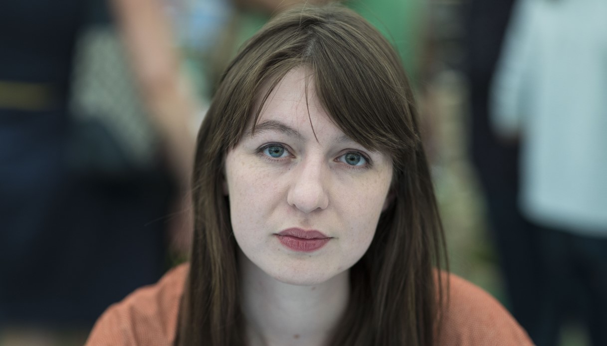 https://wips.plug.it/cips/notizie.virgilio.it/cms/2026/10/sally-rooney-libri-regno-unito-palestine-action.jpg