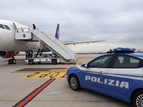 Vanno in Questura a Savona a denunciare lo smarrimento dei passaporti, ma scatta l’espulsione