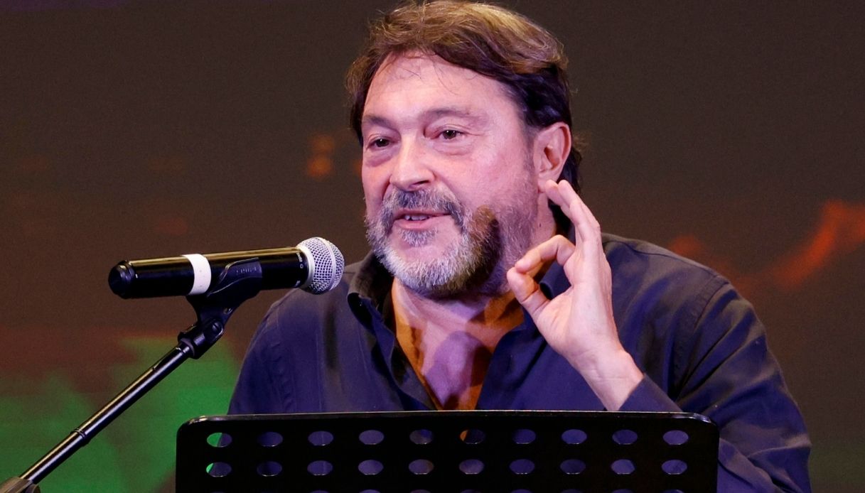 https://wips.plug.it/cips/notizie.virgilio.it/cms/2026/10/sigfrido-ranucci-nota-redazione-report.jpg
