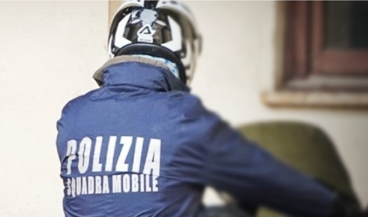 maxi carico di oppioidi su un autobus a torino arrestata donna 44enne e sequestrate 17mila compresse da Virgilio.it maxi carico di oppioidi su un autobus a torino arrestata donna 44enne e sequestrate 17mila compresse