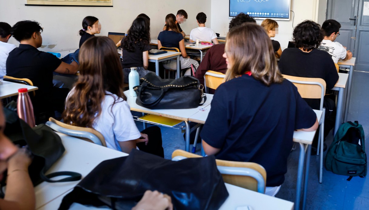 https://wips.plug.it/cips/notizie.virgilio.it/cms/2026/10/treviso-liceo-psicofarmaci.jpg