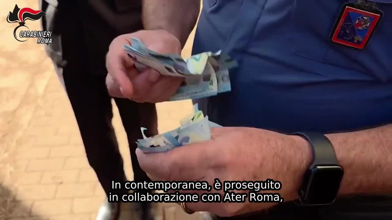 roma blitz a tenaglia di 12 ore al quarticciolo droga nei tombini e nei vani contatori 11 arresti da Virgilio.it roma blitz a tenaglia di 12 ore al quarticciolo droga nei tombini e nei vani contatori 11 arresti