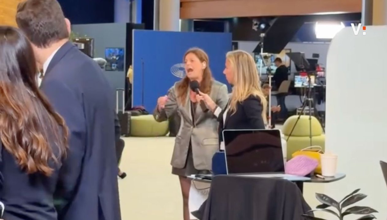 ilaria salis inizia a urlare in diretta tv dal parlamento europeo il video dell eurodeputato marco squarta da Virgilio.it ilaria salis inizia a urlare in diretta tv dal parlamento europeo il video dell eurodeputato marco squarta