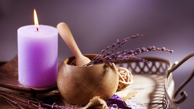 Come scegliere le migliori candele profumate per l'aromaterapia in casa