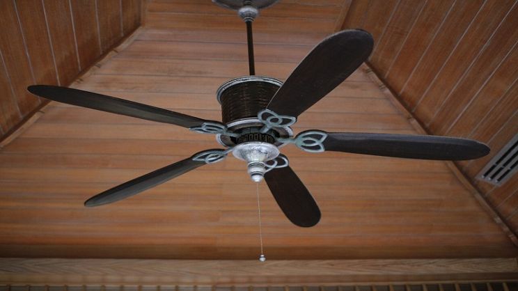 Consigli per posizionare un ventilatore da soffitto a pale 