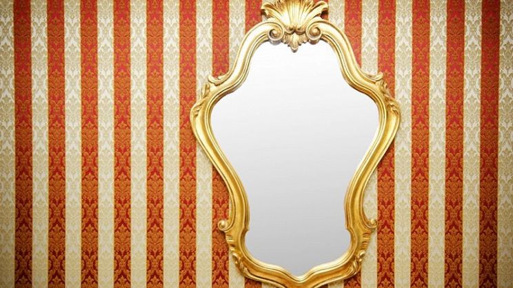 Come riconoscere uno specchio antico autentico?