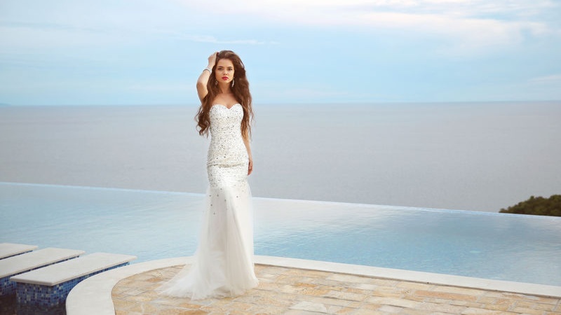 abiti da sposa in riva al mare