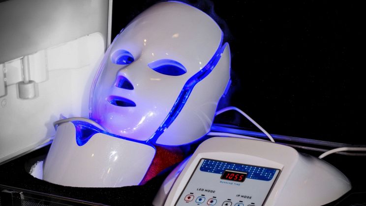 La maschera a LED per il viso è tra i trattamenti del momento