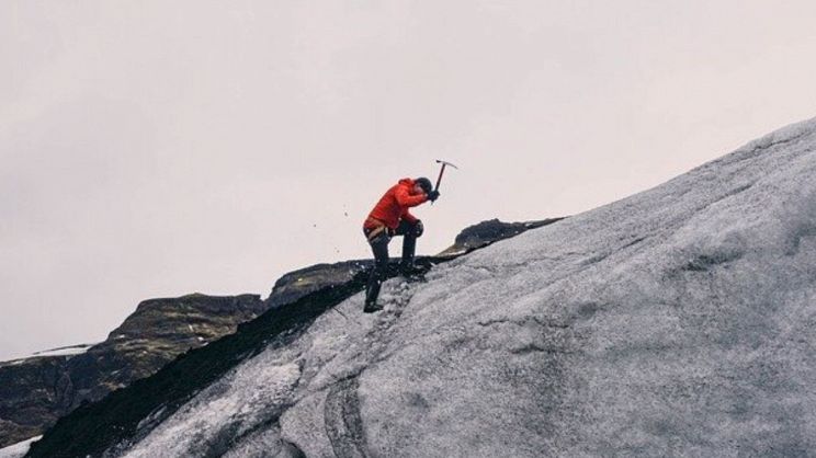 Come scegliere la giusta piccozza da alpinismo