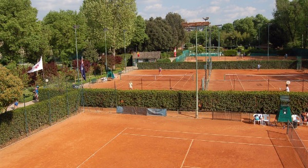 Negozio tennis outlet firenze