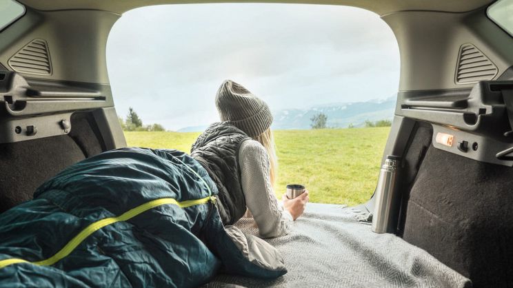Kit per dormire in auto: gli accessori da avere
