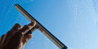 Come Lavare E Pulire I Vetri Consigli Per Finestre Senza Aloni