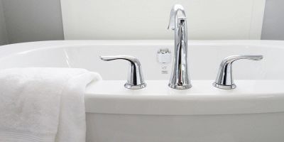 Sovrapposizione vasca da bagno: come funziona e quanto costa