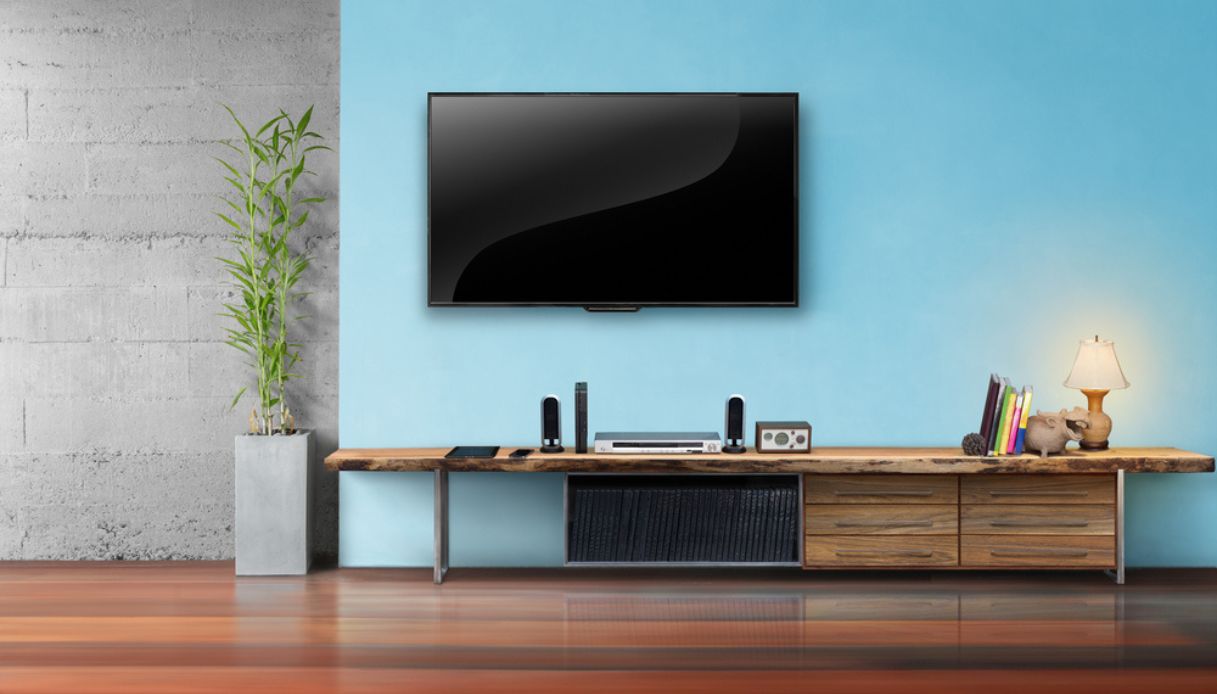 Come montare la tua TV a parete: suggerimenti utili
