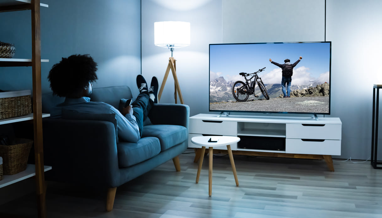 10 idee fantastiche per sistemare la tv in camera