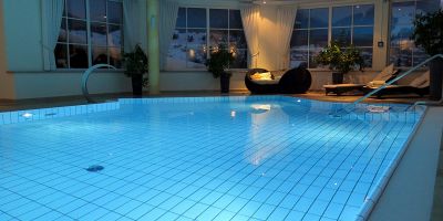 Rivestimenti e pitture per piscine: tipologie, vantaggi e prezzi