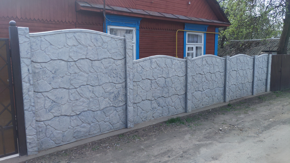 recinzione in cemento per giardini