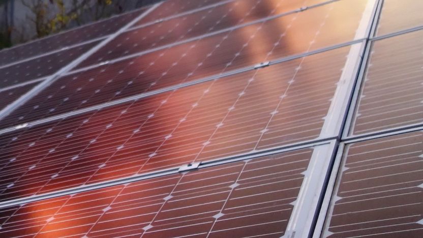 Vetri fotovoltaici: scopri tipologie, pro e contro