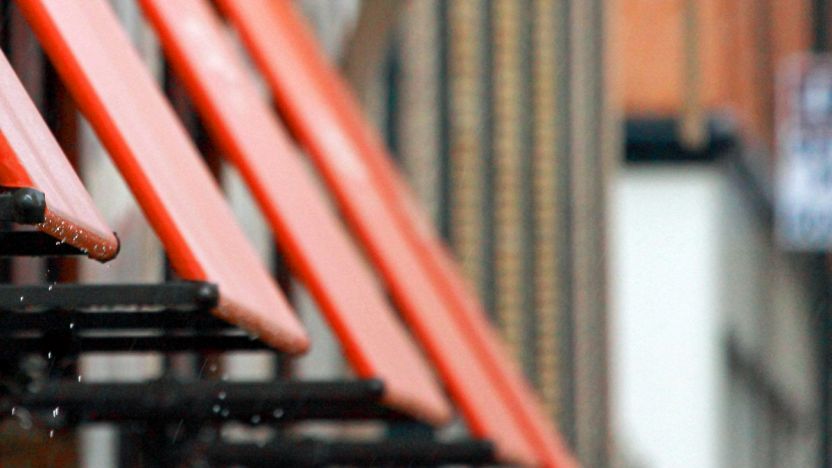 Lavaggio tende da sole: come variano i prezzi in base al tipo di tenda?