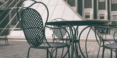 Tavolo in ferro battuto da giardino in stile industrial