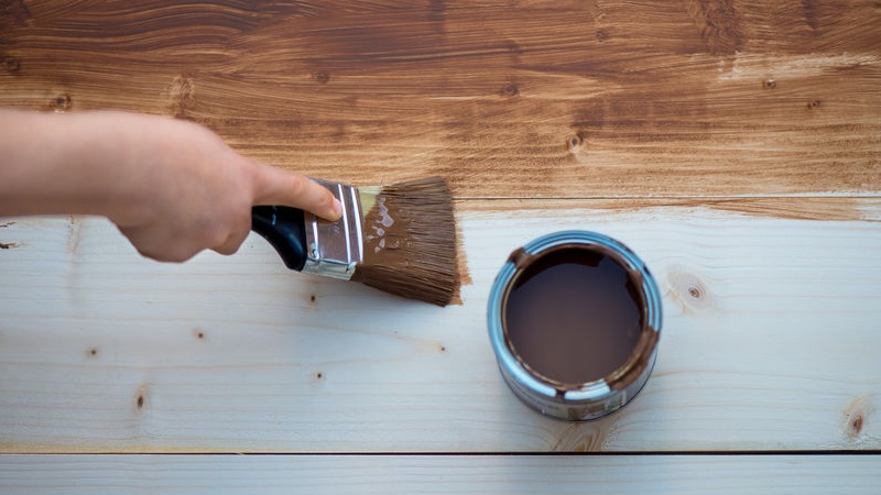 Come Dipingere Il Legno Di Bianco.Riverniciare Il Parquet Perche E Come Farlo