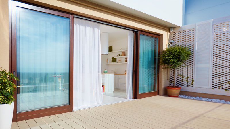 Quale porta scorrevole a specchio scegliere per la tua casa