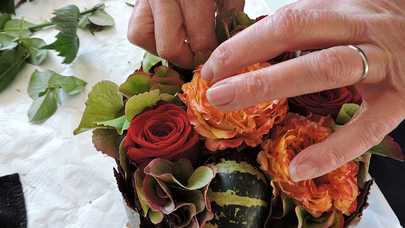 Gli addobbi floreali da scegliere per una festa in giardino