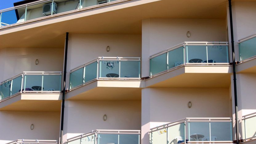 Cosa sapere sul gocciolatoio del balcone
