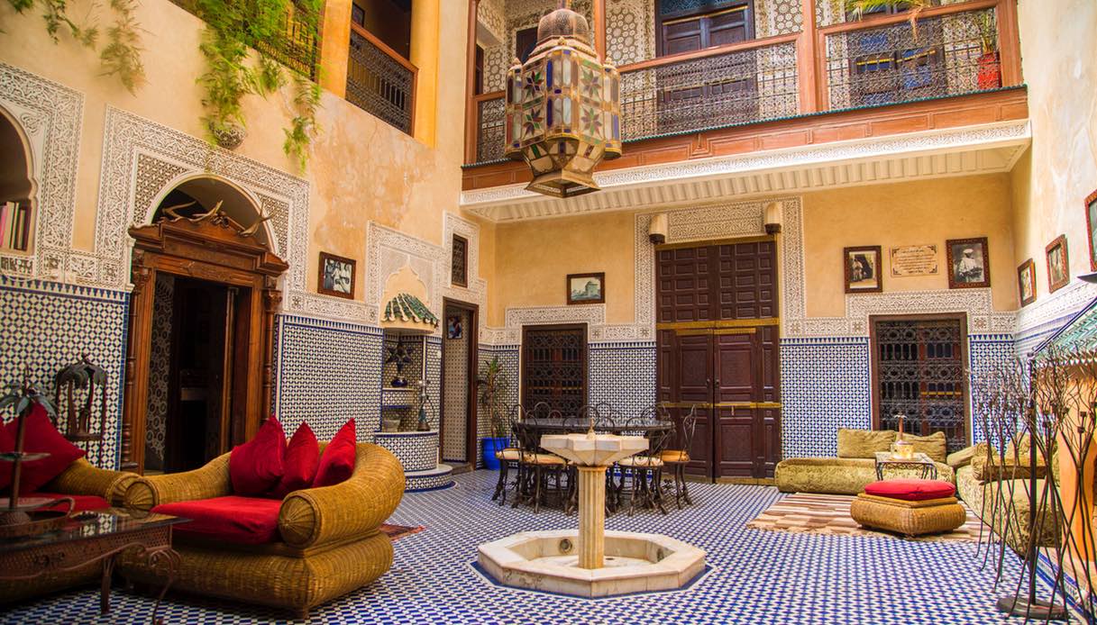 Arredare il terrazzo guardando al Marocco