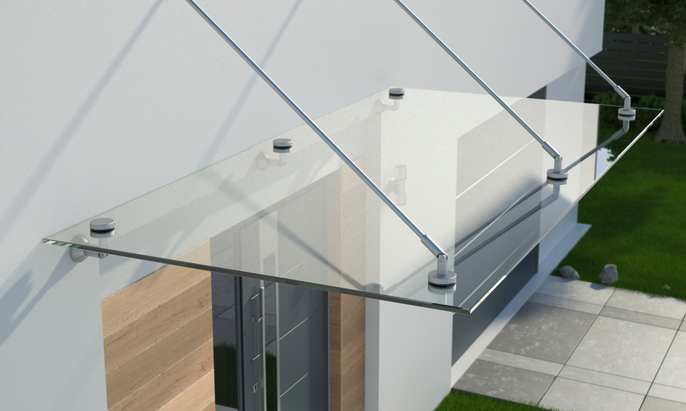 Coperture trasparenti per tettoie: vetro o PVC