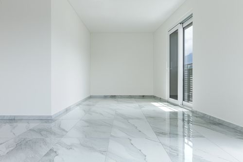 Pavimenti in marmo bianco