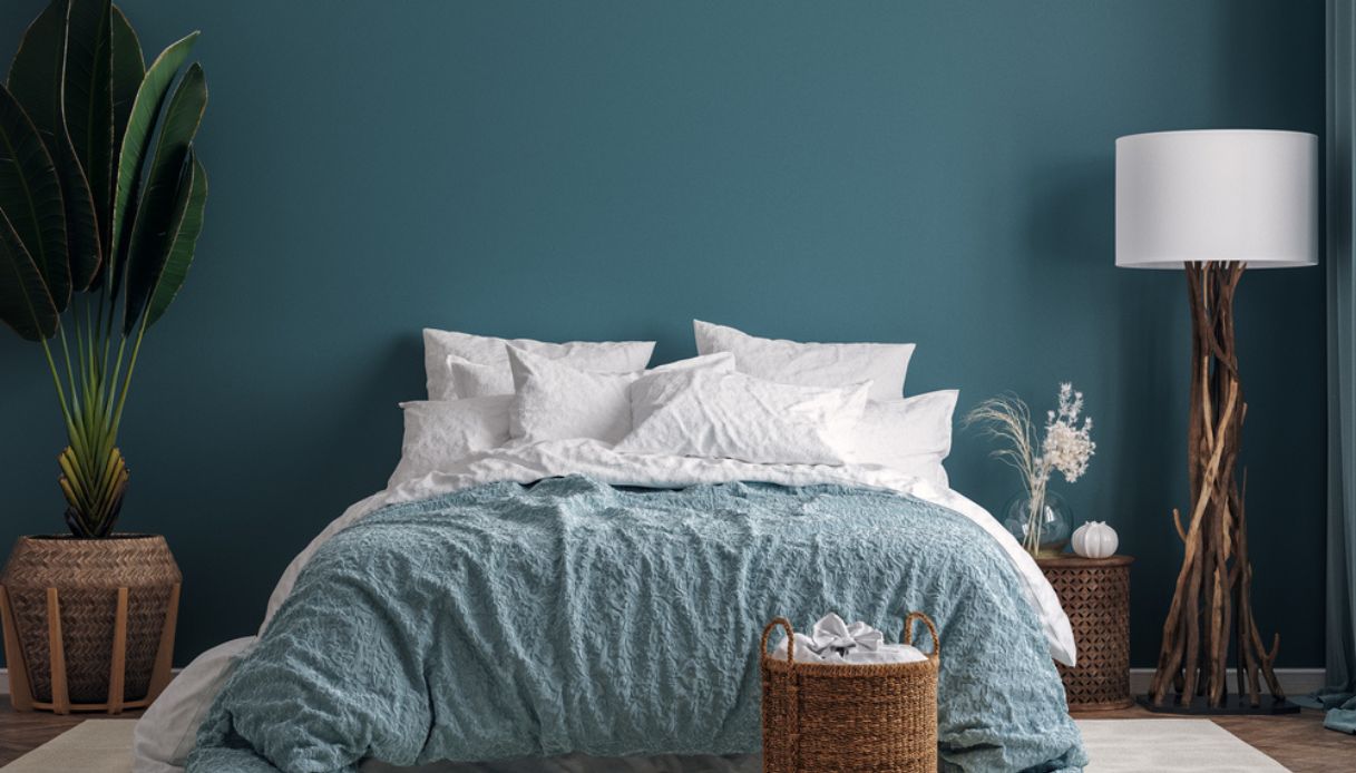 Camera da letto pareti azzurre