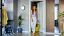 casa in sicurezza e donne che parte per le vacanze